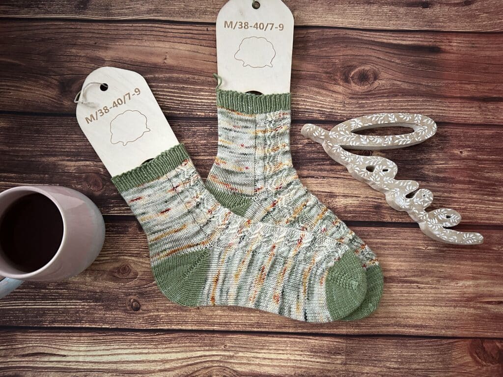 Chaussettes Lannister - Collection de chaussettes GOT au tricot ! - Patron de tricot - Game of thrones - Maloraé Designs