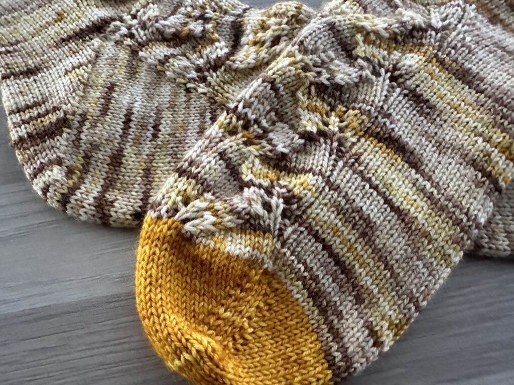 Chaussettes Barathéon - Collection de chaussettes GOT au tricot ! - Patron de tricot - Game of thrones - Maloraé Designs