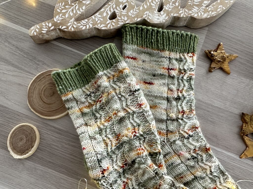 Chaussettes Lannister - Collection de chaussettes GOT au tricot ! - Patron de tricot - Game of thrones - Maloraé Designs