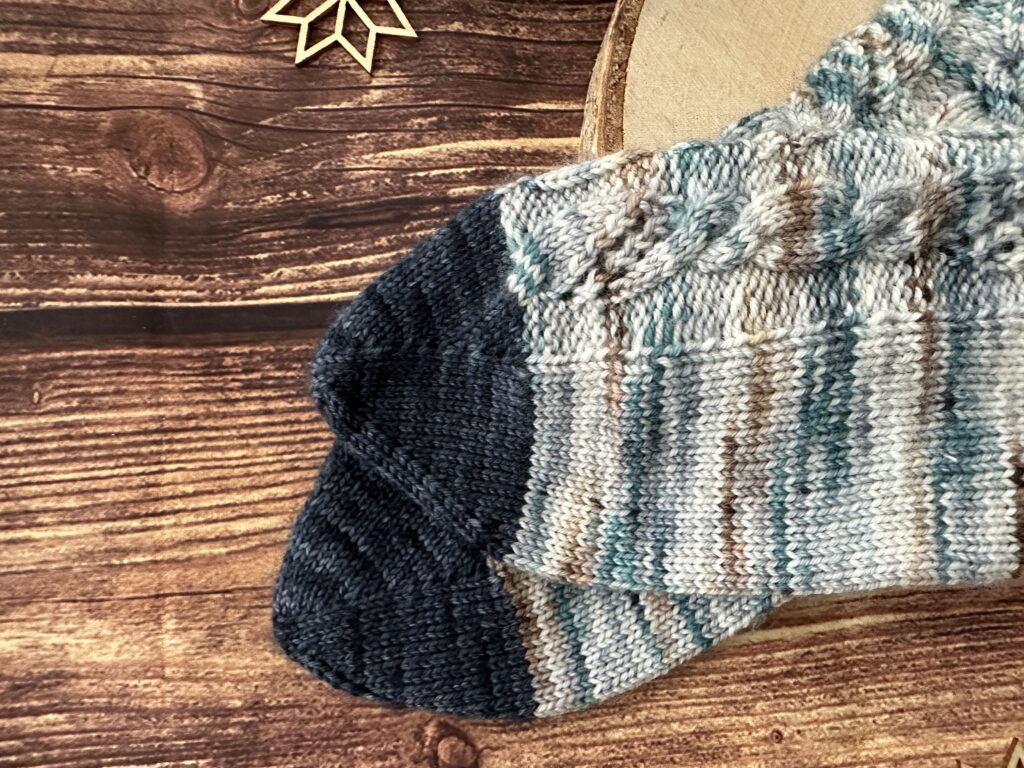 Chaussettes Winterfell - Collection de chaussettes GOT au tricot ! - Patron de tricot - Game of thrones - Maloraé Designs