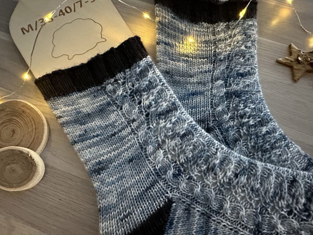Chaussettes Winter is here - Collection de chaussettes GOT au tricot ! - Patron de tricot - Game of thrones - Maloraé Designs
