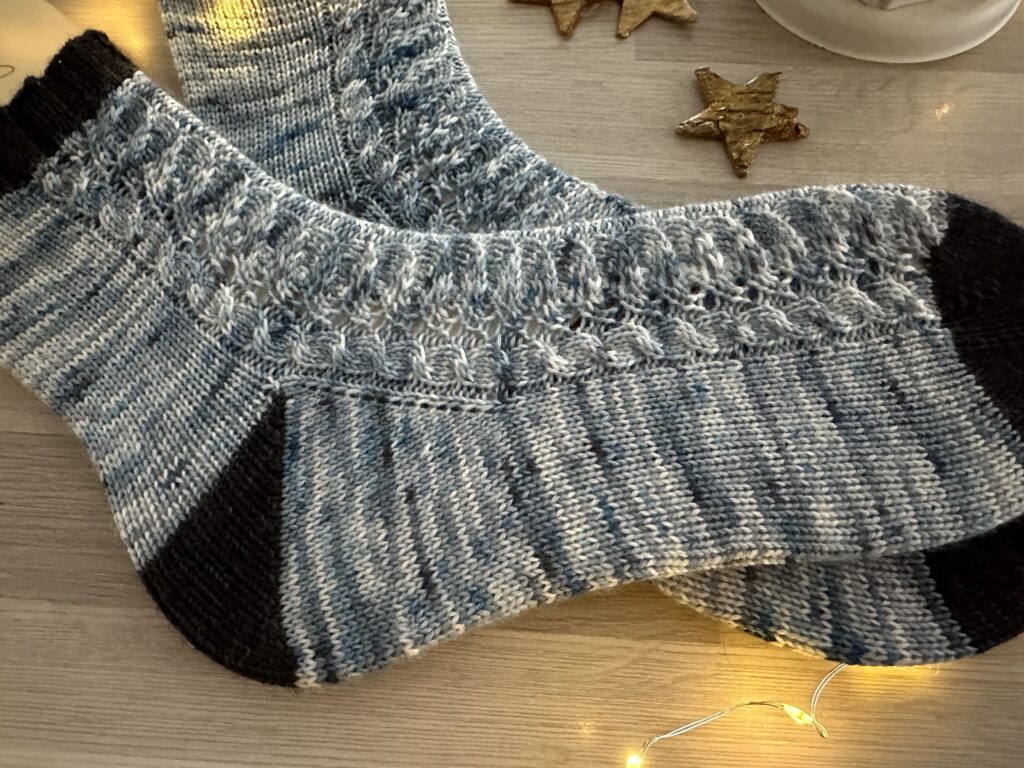 Chaussettes Winter is here - Collection de chaussettes GOT au tricot ! - Patron de tricot - Game of thrones - Maloraé Designs