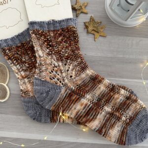 Chaussettes Dracarys - Collection de chaussettes GOT au tricot ! - Patron de tricot - Game of thrones - Maloraé Designs