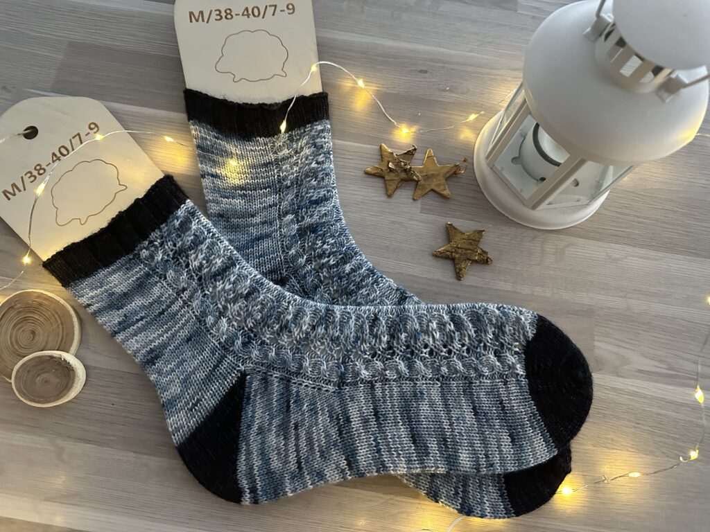 Chaussettes Winter is here - Collection de chaussettes GOT au tricot ! - Patron de tricot - Game of thrones - Maloraé Designs