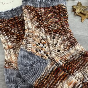 Chaussettes Dracarys - Collection de chaussettes GOT au tricot ! - Patron de tricot - Game of thrones - Maloraé Designs