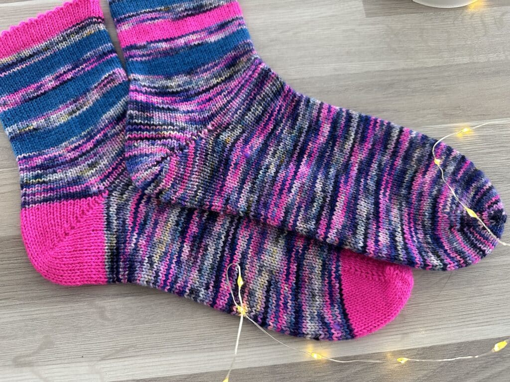Your name socks - Patron de tricot de chaussettes - Maloraé Designs