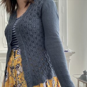 Plumbum - Patron de tricot pour femme - Gilet Col V - Dentelle - Maloraé Designs