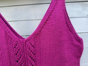Delos, joli débardeur tricoté avec un soupçon de dentelle ! - Patron de tricot - Maloraé Desings