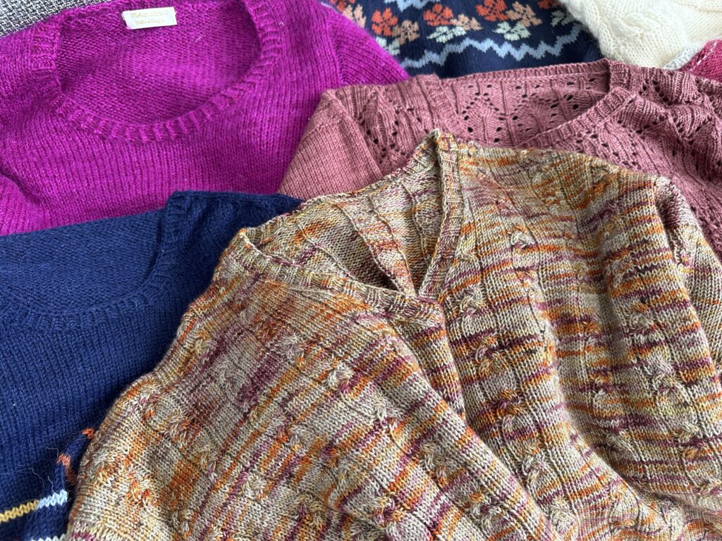 Résumé Juin 2024 – C'est la fête du cast-on tricot! - résumé du mois - Les coulisses - Maloraé Designs
