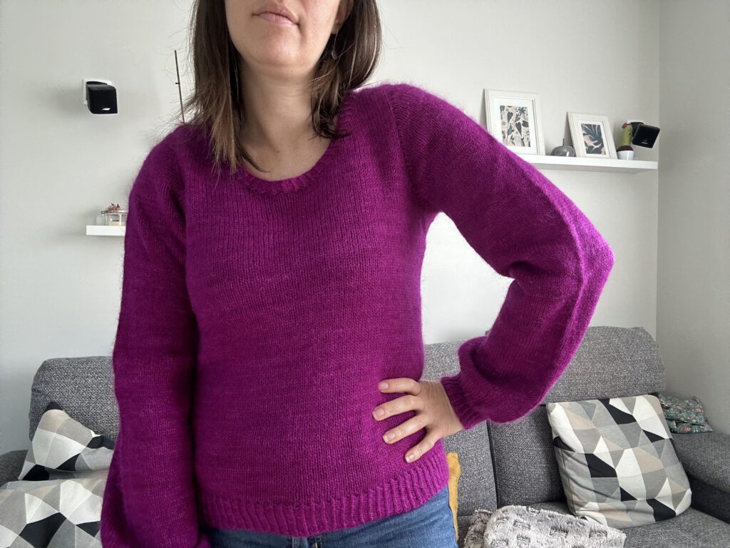 Bougainvillée - Patron de tricot - Pull au tricot pour femme - Mailles d'automne - Maloraé Designs