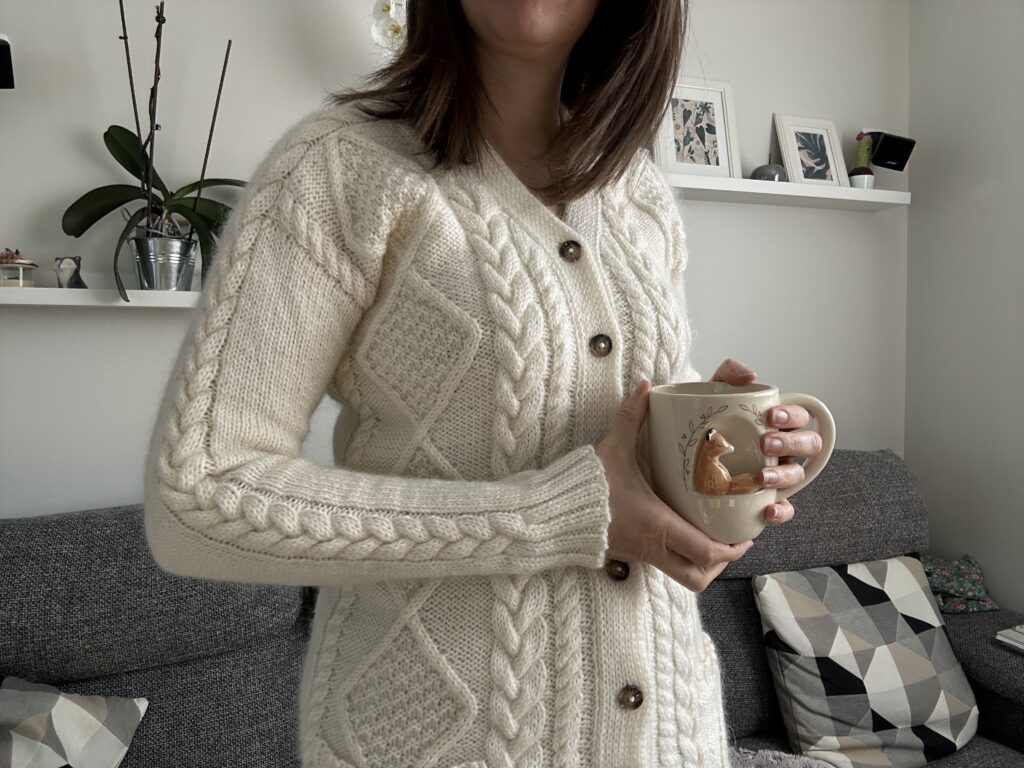 Diosma - gilet au tricot - Patron tricot - Mailles d'automne - Maloraé Designs