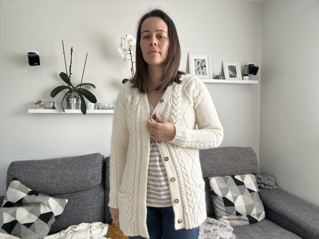 Diosma - gilet au tricot - Patron tricot - Mailles d'automne - Maloraé Designs