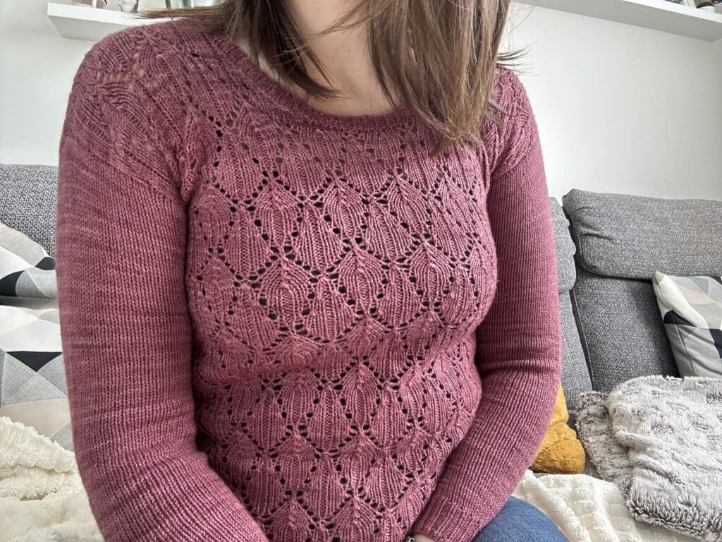 Rubra- Pull au tricot - Patron tricot - Mailles d'automne - Maloraé Designs