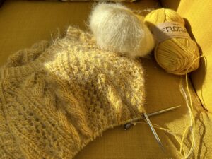 Pull Grémil - Patron de tricot - Dentelle - Résumé octobre 2024 – De jolis tricots au long cours... - Maloraé Designs