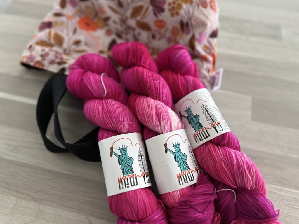Laine - Yarn over New york - Patron de tricot - gilet - Top au tricot femme - Maloraé Designs