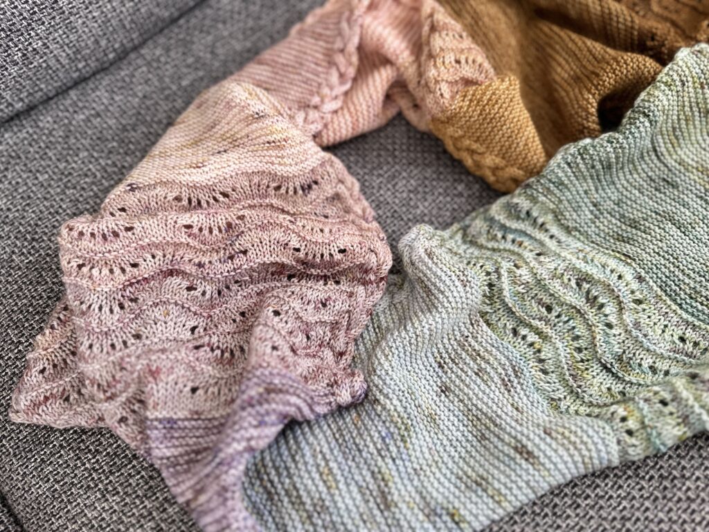 Topaze, une étole facile tricotée en fade ! (Appel au test) - Patron de tricot - Maloraé Designs