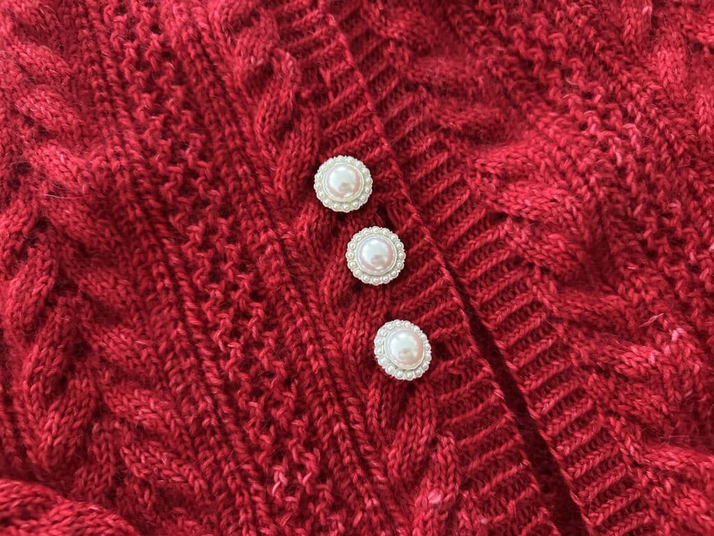 Grémil cardigan - Patron de tricot pour femme - Dentelle et torsades - Maloraé Designs