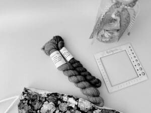 Laine Madelaine et Filibert - Patron de tricot secret - Maloraé Designs