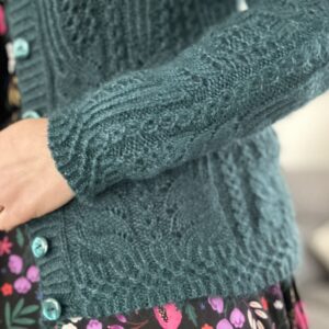 Santini, un gilet cosy pour femme tricoté en dentelle ! - Patron de tricot - Dentelle - Mohair - Maloraé Designs