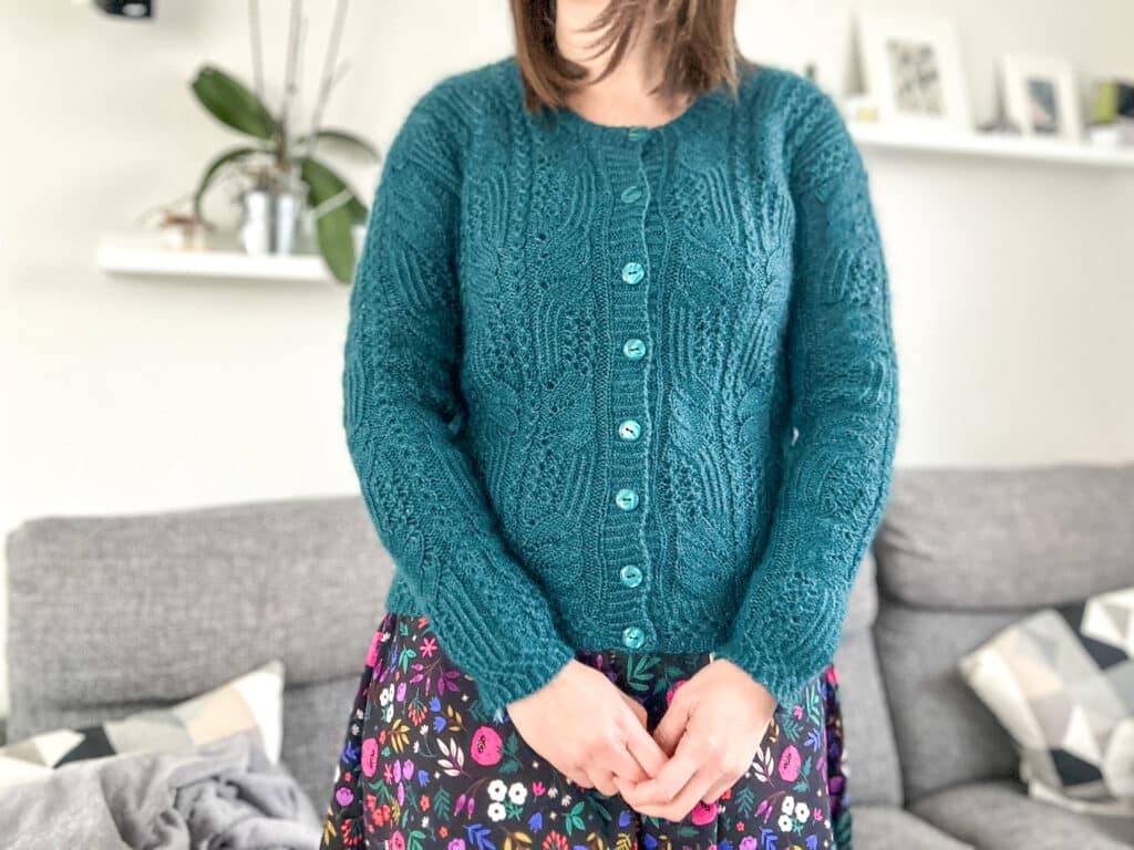 Santini, un gilet cosy pour femme tricoté en dentelle ! - Patron de tricot - Dentelle - Mohair - Maloraé Designs