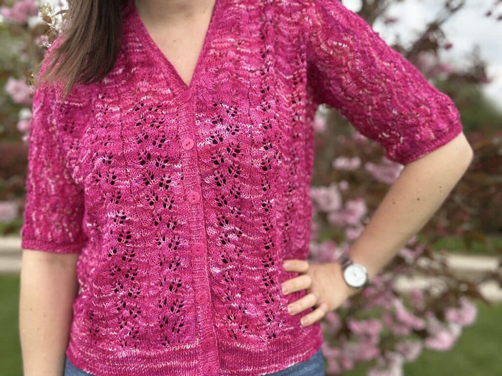 Gaura, un tee-shirt pour femme tricoté en dentelle ! - Patron de tricot - Dentelle - Maloraé Designs