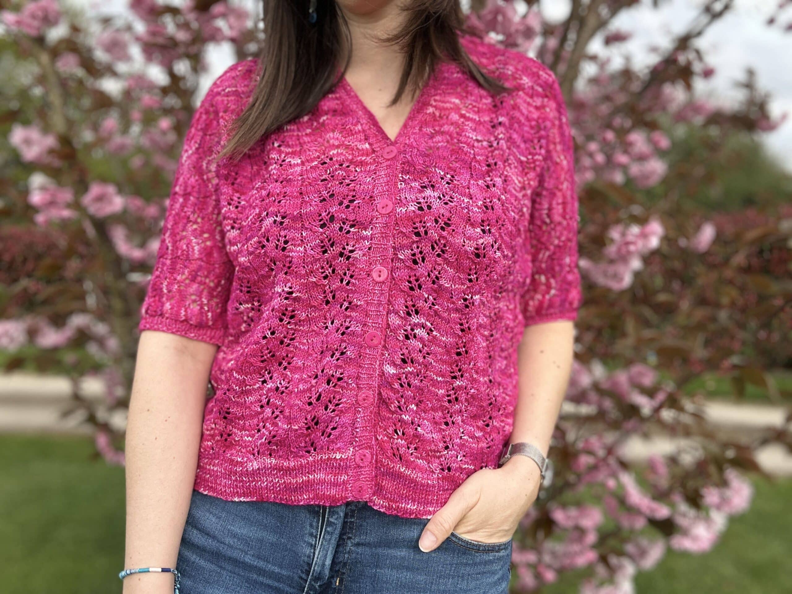 Gaura, un tee-shirt pour femme tricoté en dentelle ! - Patron de tricot - Dentelle - Maloraé Designs