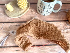 Gilet long en dentelle - Patron de tricot pour femme - Maloraé Designs