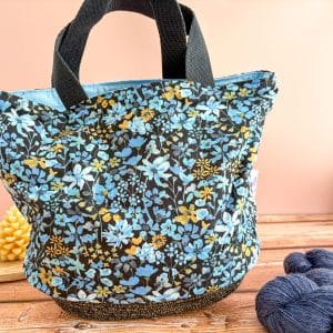 Paniers à projets tricot nomade - Fleurs bleues - Taille M - Accessoires tricot - Maloraé Designs