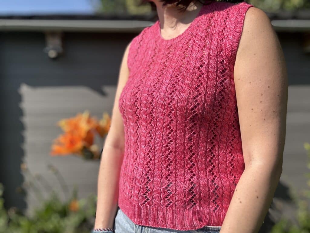 Orpin - Patron de débardeur au tricot pour femme - Juillet 2025 Maloraé Designs