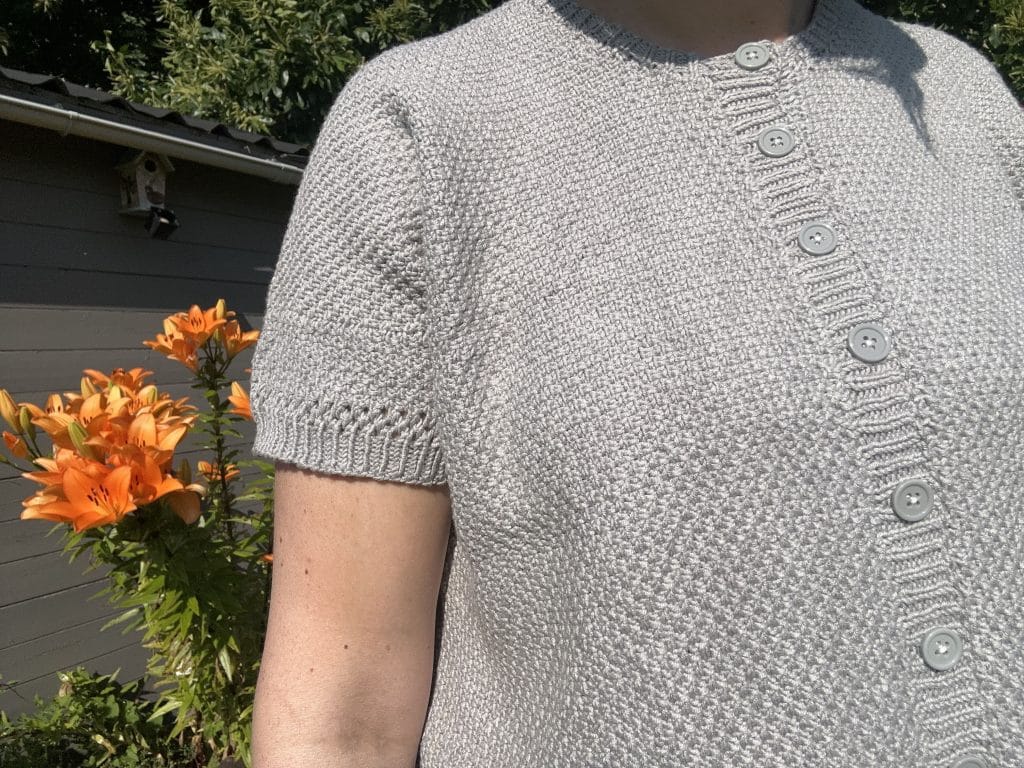 Gilet Capelle - Patron de tricot du mois d'août 2025 - Maloraé Designs