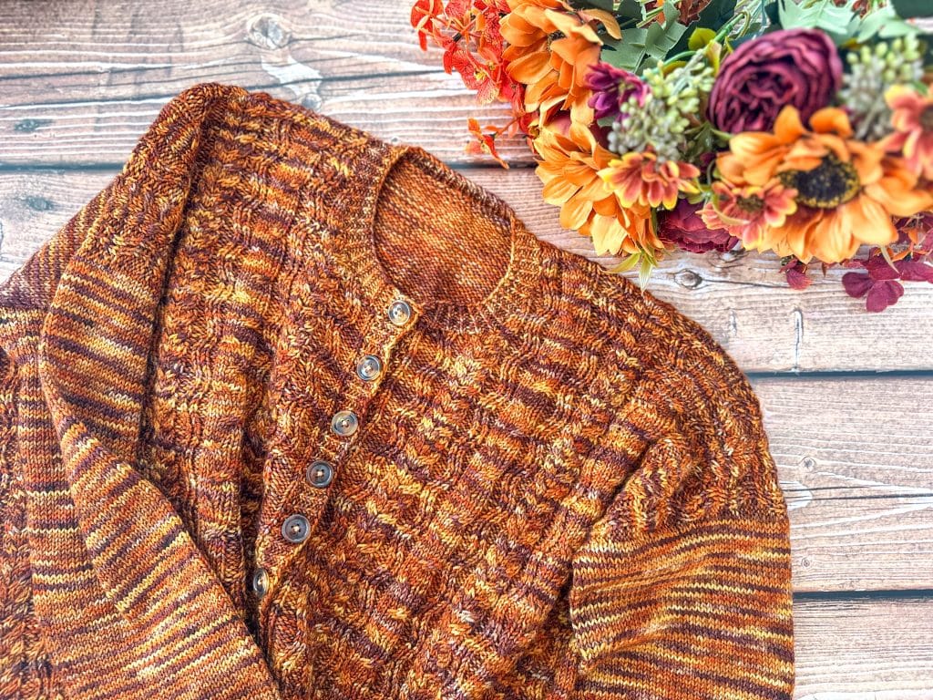 Massette, patron de gilet femme à torsades au tricot ! - Patron de tricot - Maloraé Designs