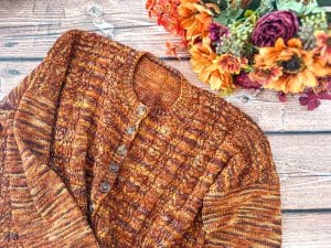 Massette, patron de gilet femme à torsades au tricot ! - Patron de tricot - Maloraé Designs