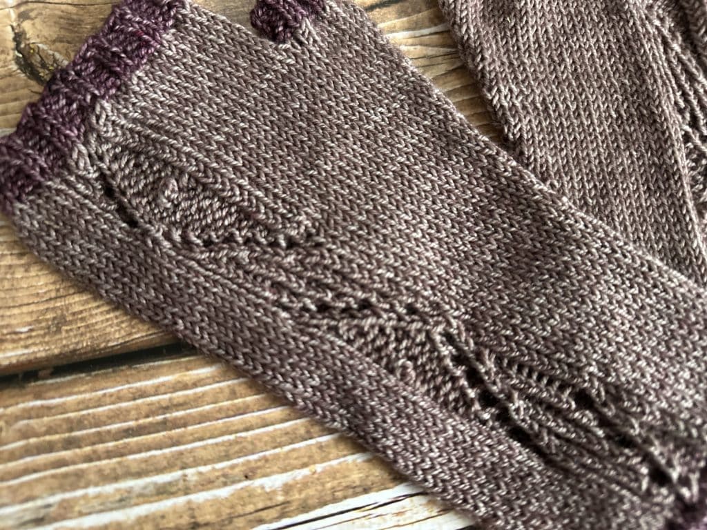 Mitaines Pompadour - Patron de tricot de mitaines tricotées en circulaire. -Maloraé Designs
