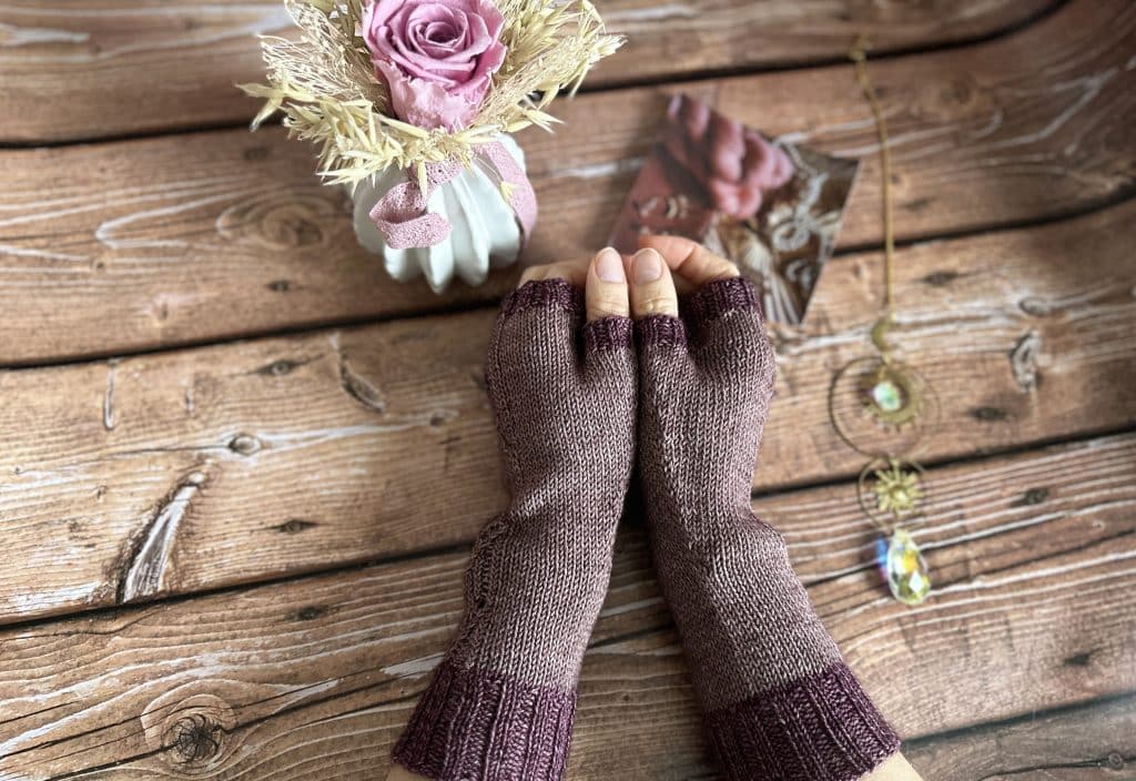 Pompadour, patron de mitaines au tricot pour femme ! - Patron de tricot facile - Maloraé Designs