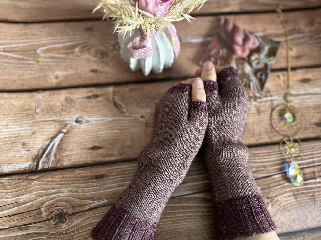 Pompadour, patron de mitaines au tricot pour femme ! - Patron de tricot facile - Maloraé Designs