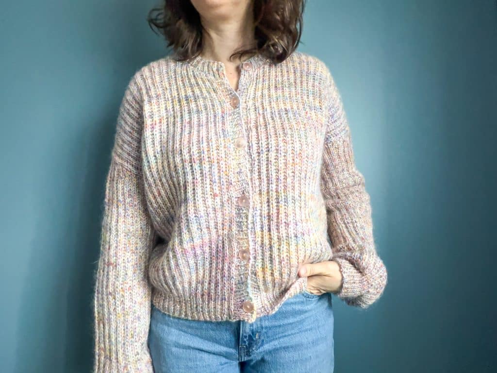 Hélénie, gilet femme en côtes anglaises au tricot ! - Patron de tricot - Maloraé Designs