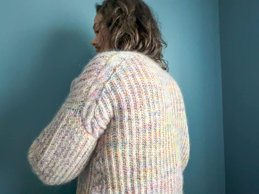 Hélénie, gilet femme en côtes anglaises au tricot ! - Patron de tricot - Maloraé Designs