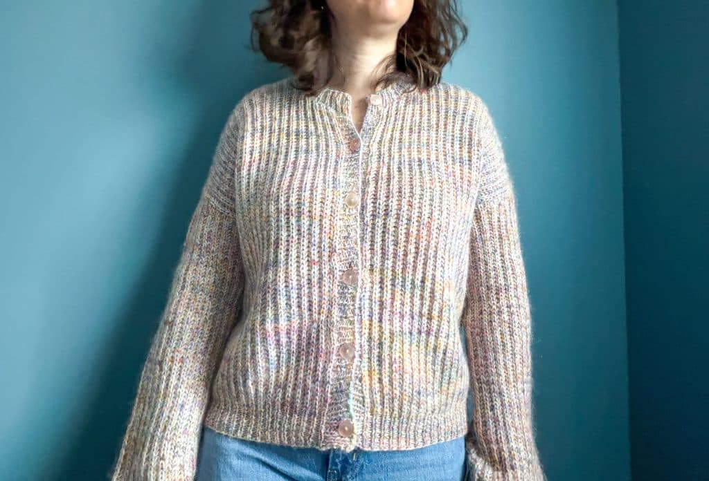 Hélénie, gilet femme en côtes anglaises au tricot ! - Patron de tricot - Maloraé Designs