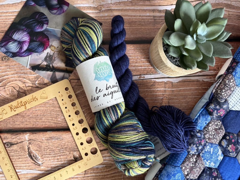 Laine le bruit des aiguilles - Chaussettes au tricot - Podcast épisode 80 -  Maloraé Designs