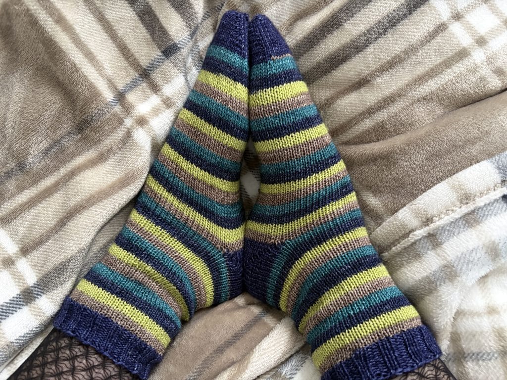 Laine le bruit des aiguilles - Chaussettes au tricot - Maloraé Designs