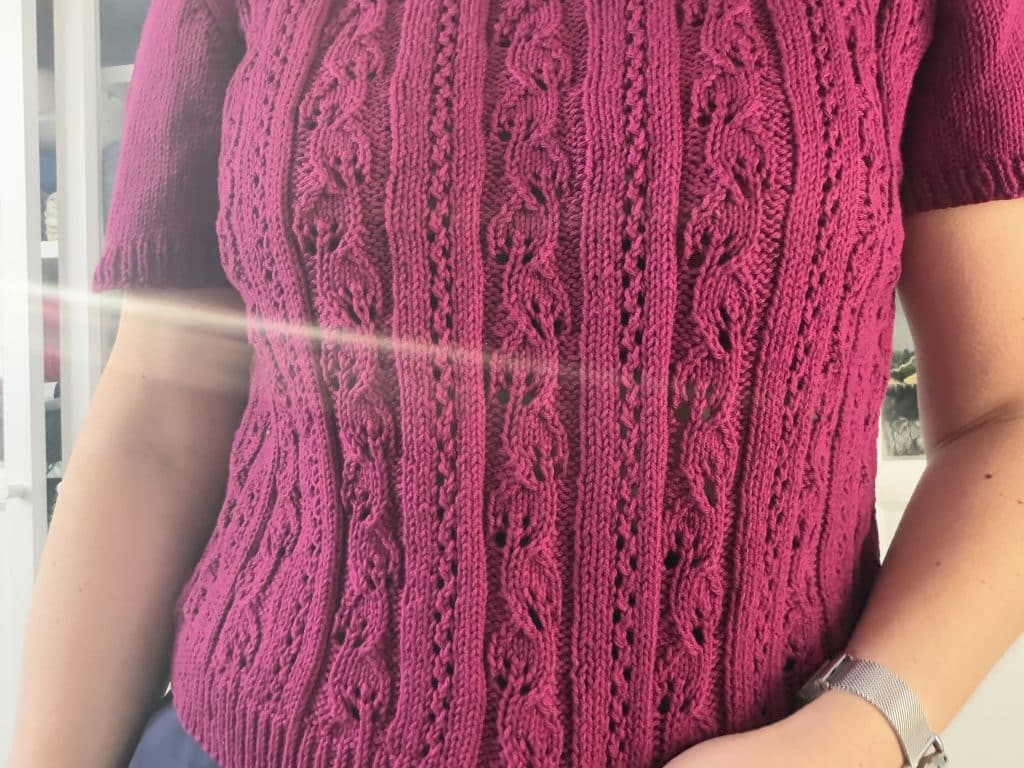 Oléandra, un tee-shirt en dentelle au tricot pour femme (appel au test) - Patron de tricot - Maloraé Designs
