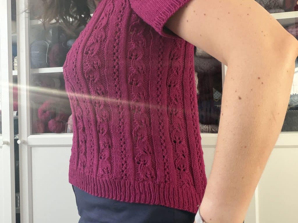 Oléandra, un tee-shirt en dentelle au tricot pour femme (appel au test) - Patron de tricot - Maloraé Designs