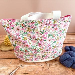 Paniers à projets tricot nomade - Fleurs roses - Taille M - Accessoires tricot - Maloraé Designs