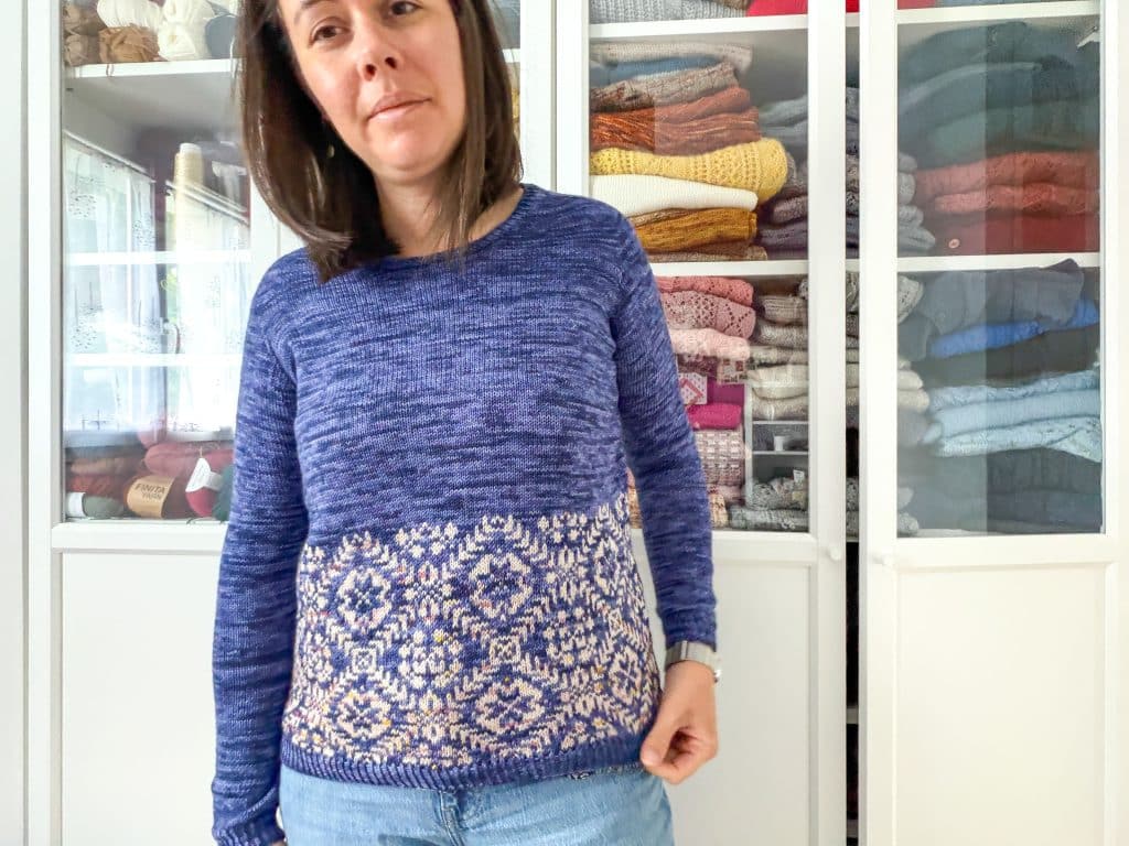 Anchusa, un pull au jacquard addictif (Appel au test) - Patron de tricot - Maloraé Designs
