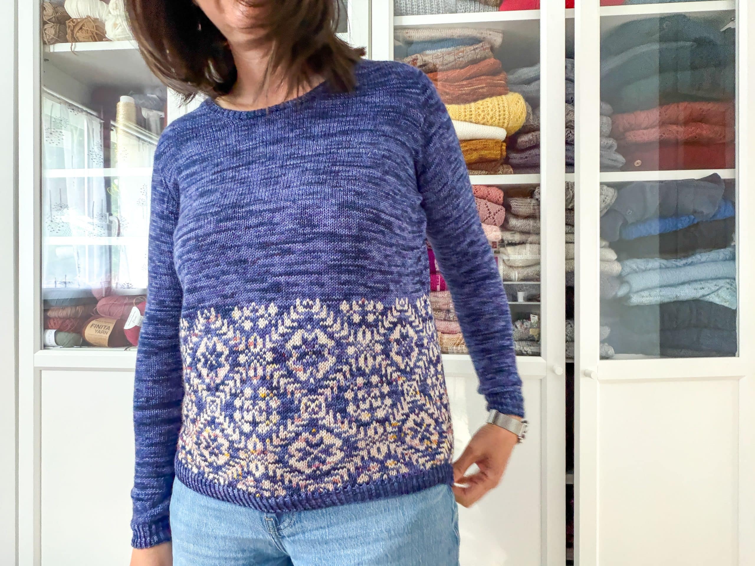 Anchusa, un pull au jacquard addictif (Appel au test) - Patron de tricot - Maloraé Designs