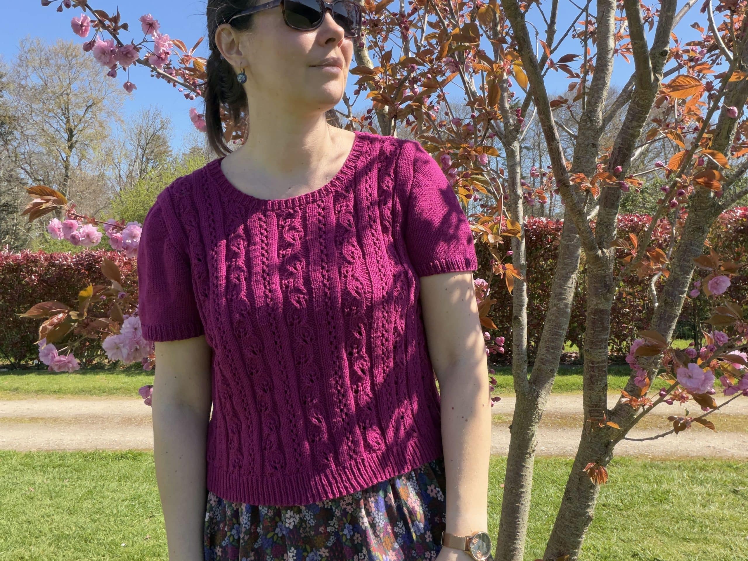 Oléandra, Un tee-shirt en dentelle au tricot pour femme - Patron de tricot - Maloraé Designs