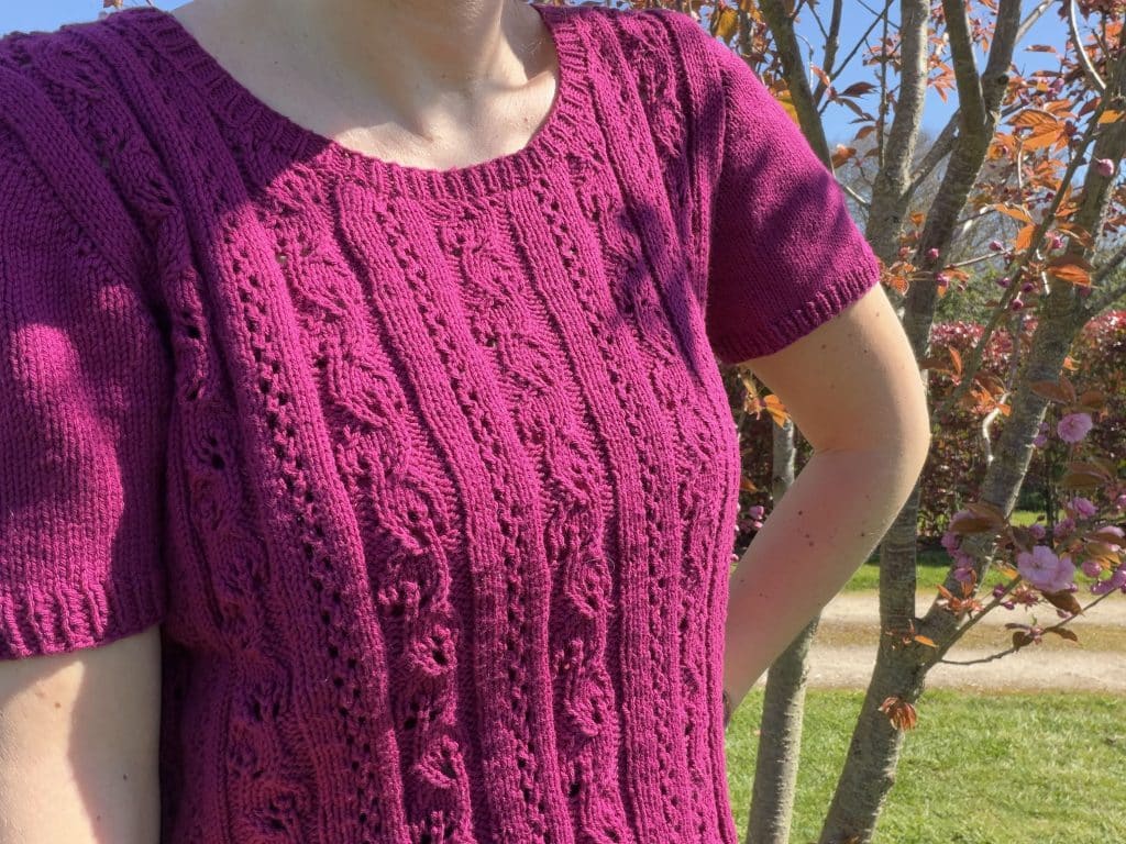 Oleandra, Un tee-shirt en dentelle au tricot pour femme - Patron de tricot - Maloraé Designs