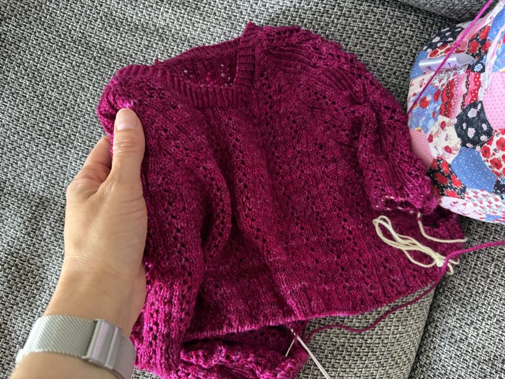 Pull Monarde - Patron de tricot pour femme - Dentelle - Maloraé Designs
